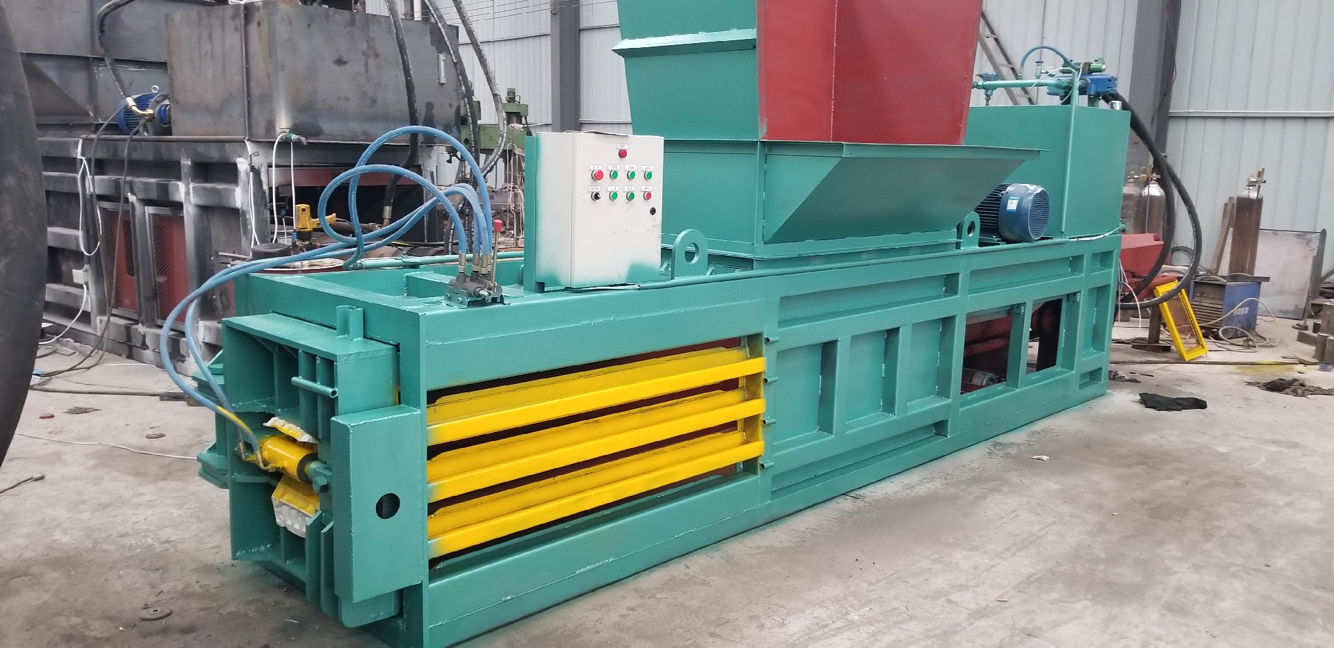 Straw baler
