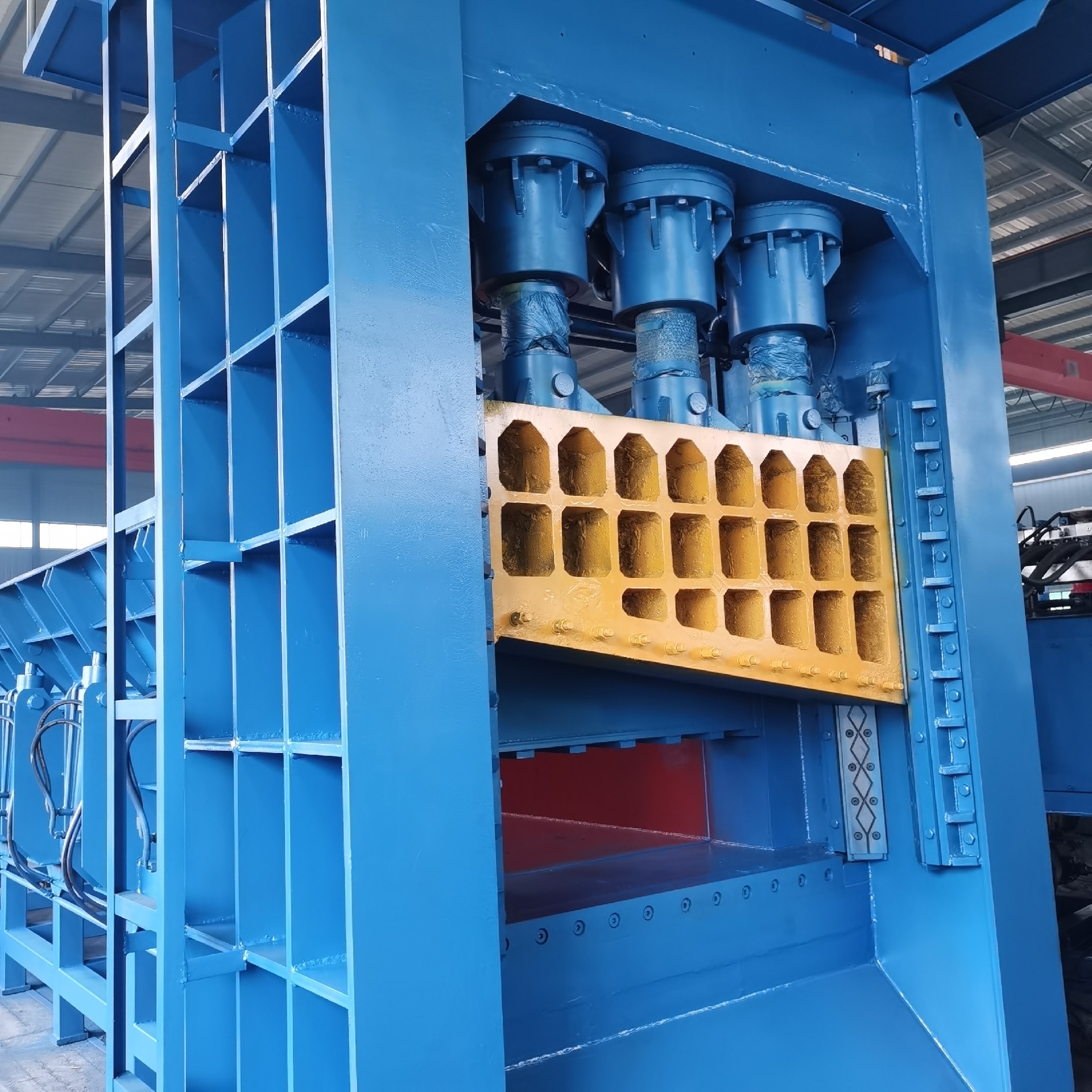 600T gantry shears