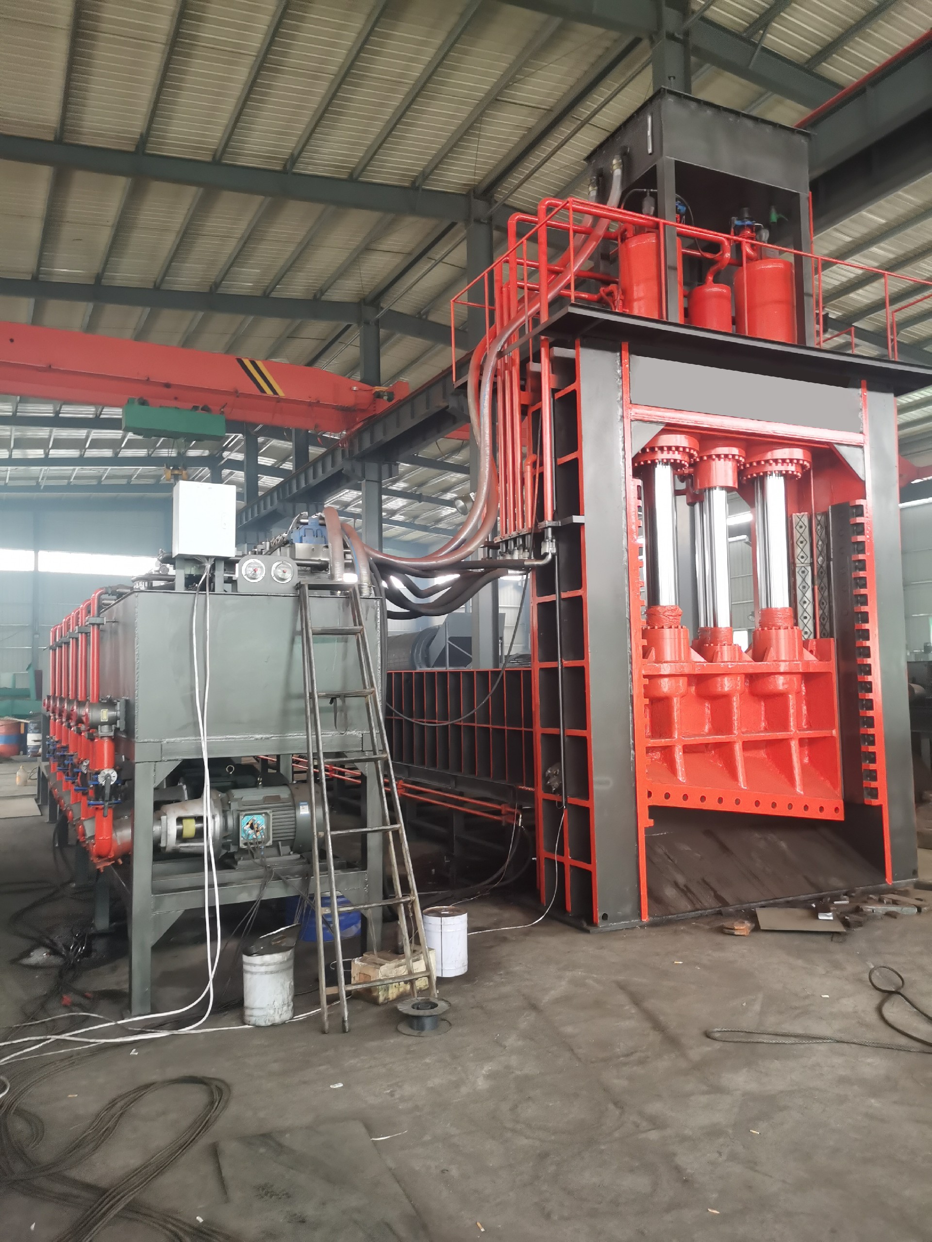 1000T gantry shears