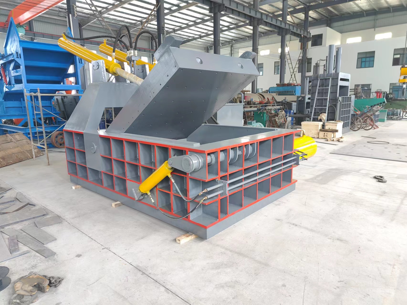 Metal scrap briquette hydraulic press