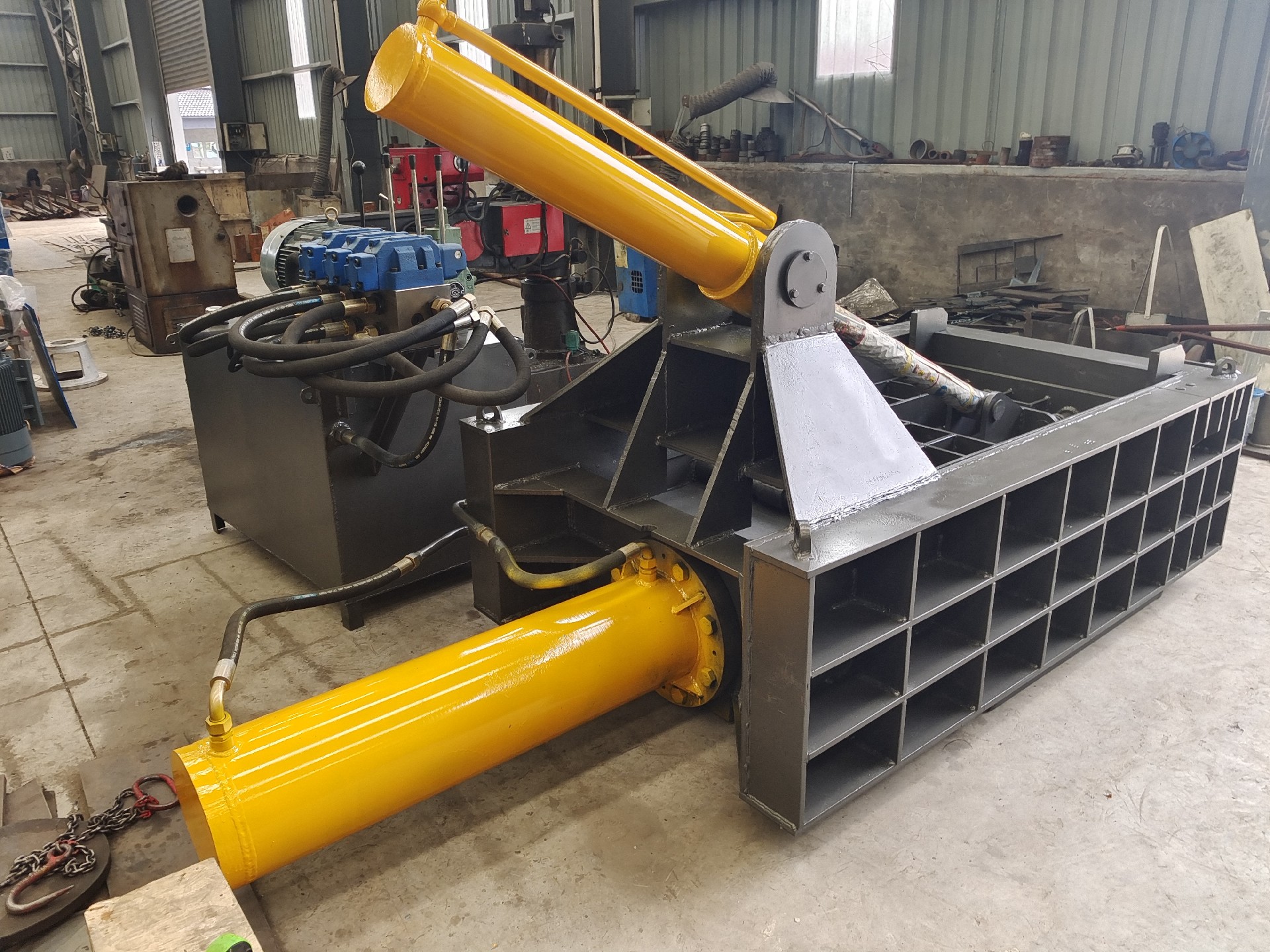 Scrap iron press
