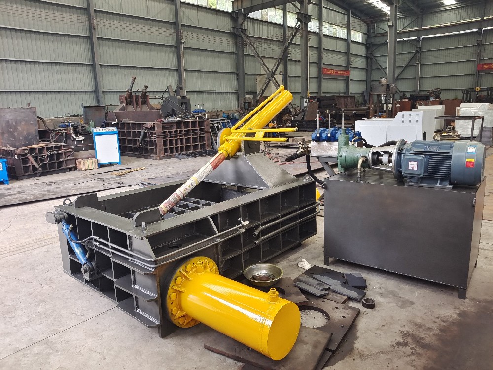 Scrap iron press