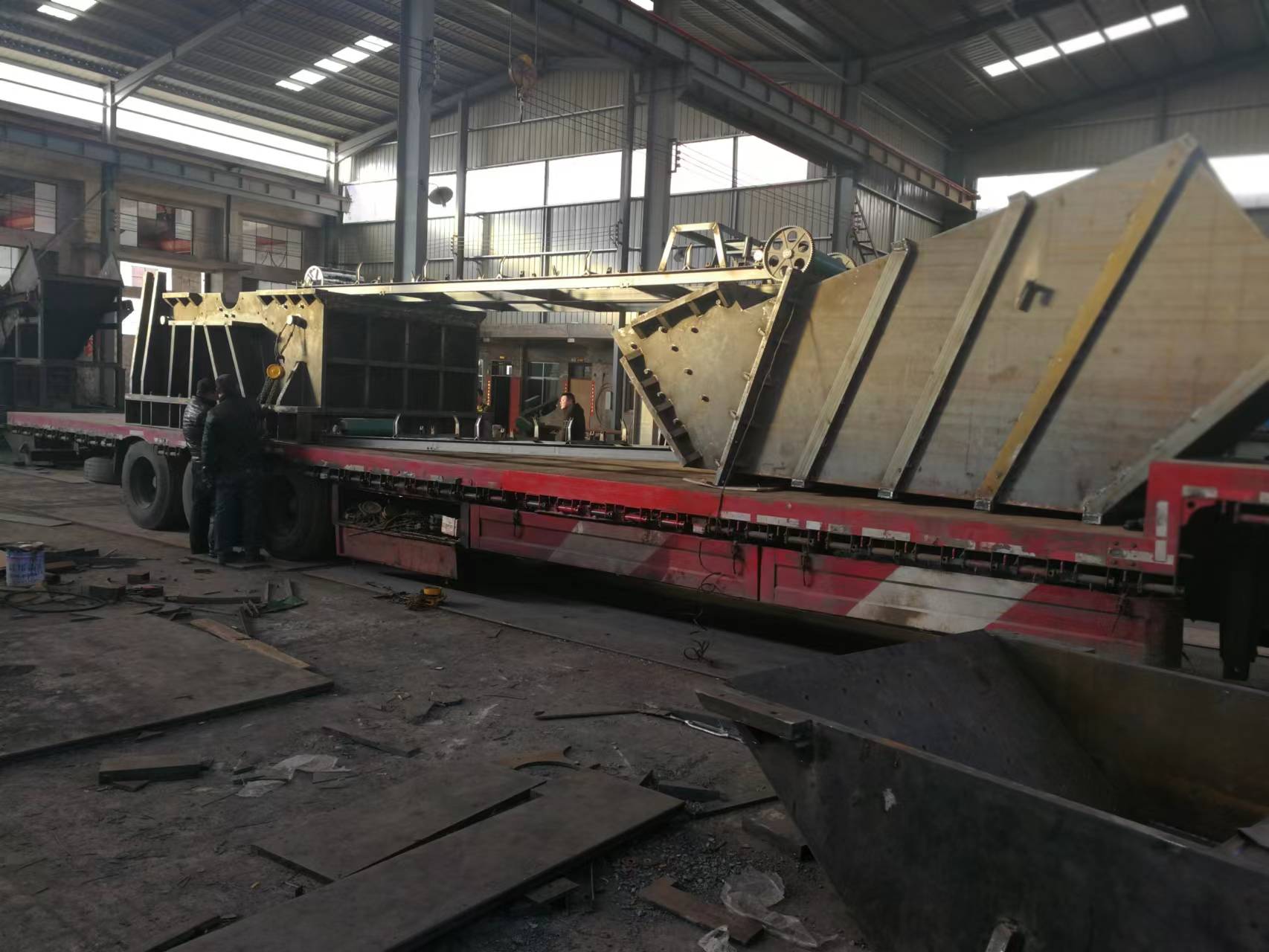 Metal scrap crusher