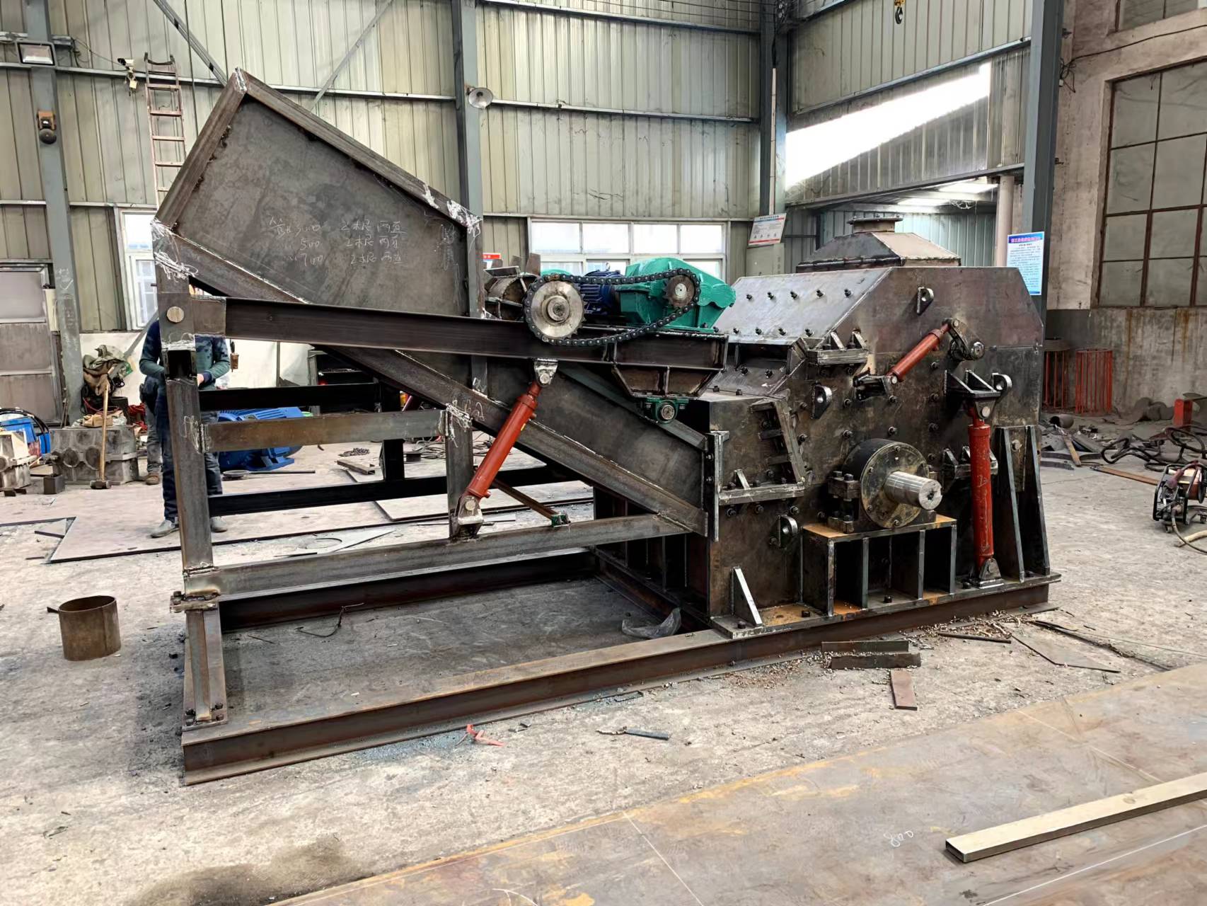 Scrap metal crusher