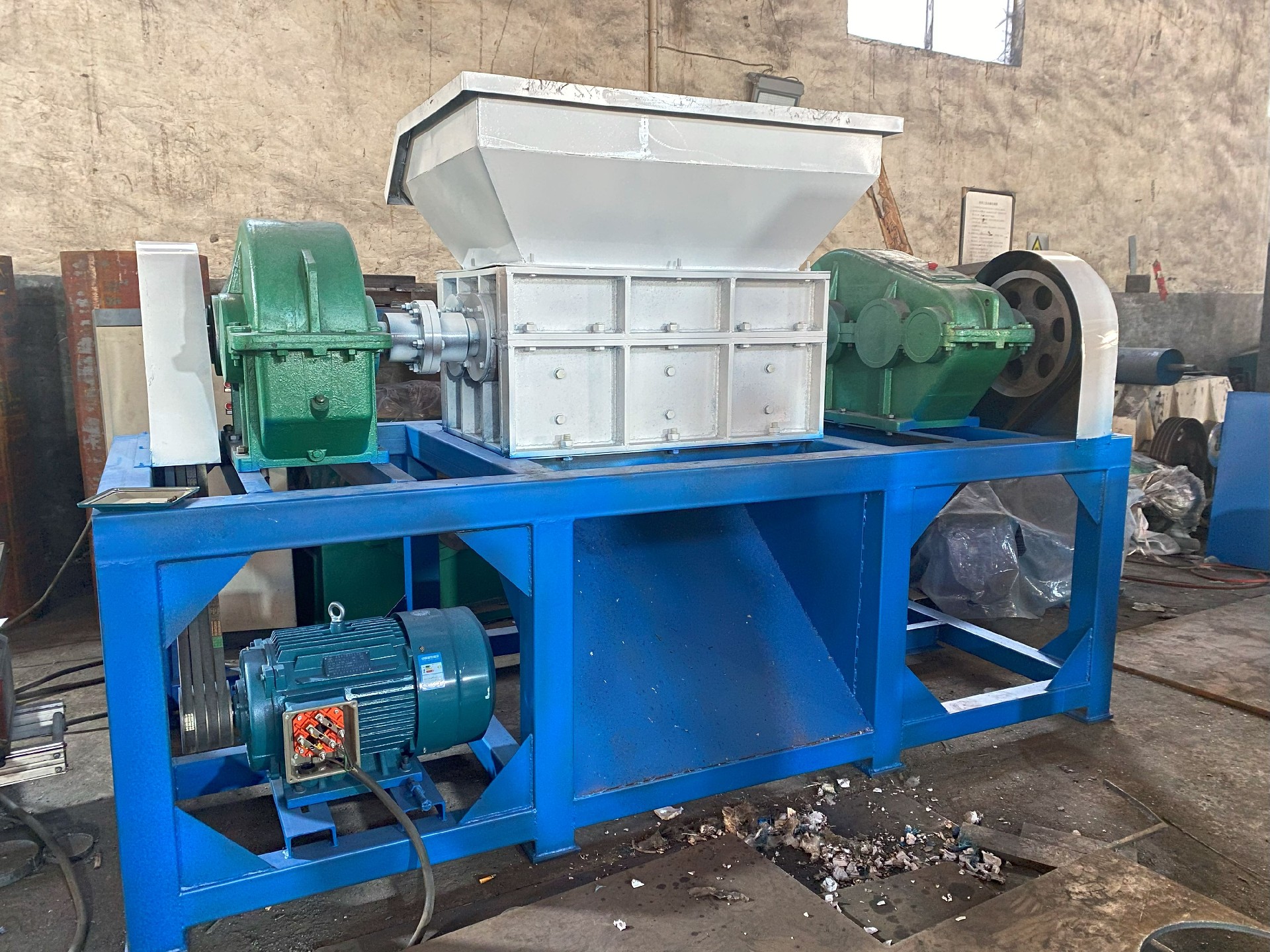 Rubber shredder