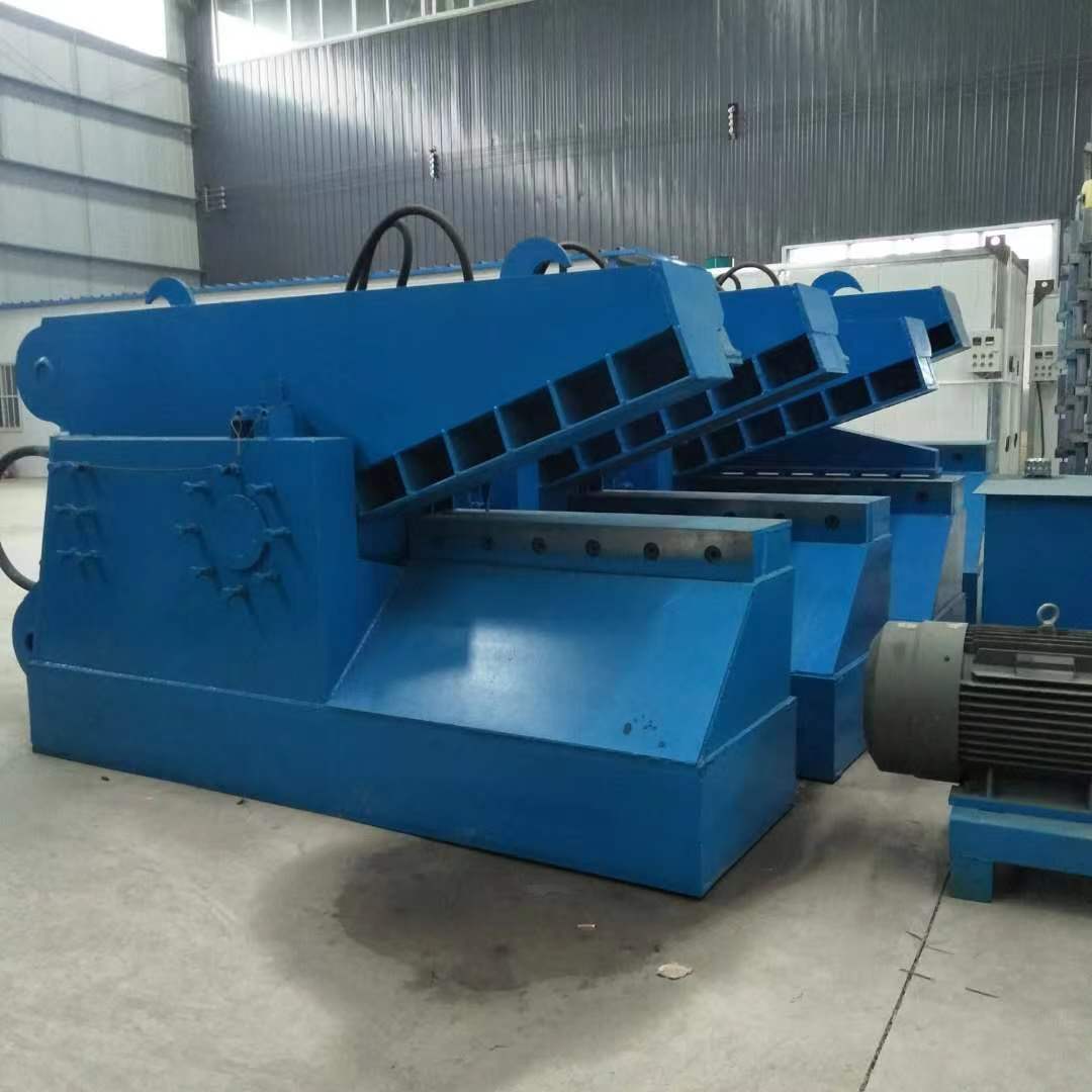 Hydraulic alligator shear