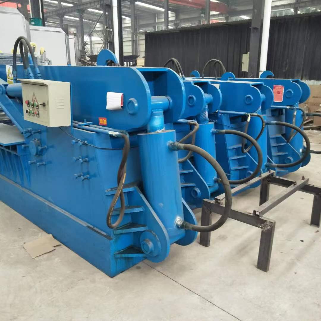 New alligator shear