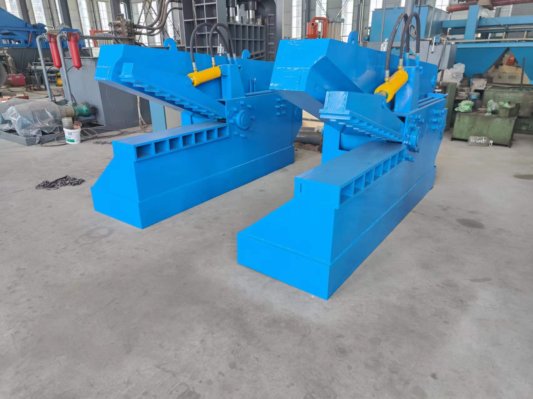 New alligator shear