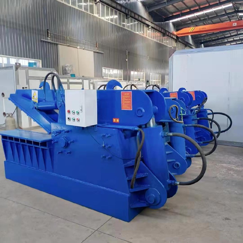 New alligator shear